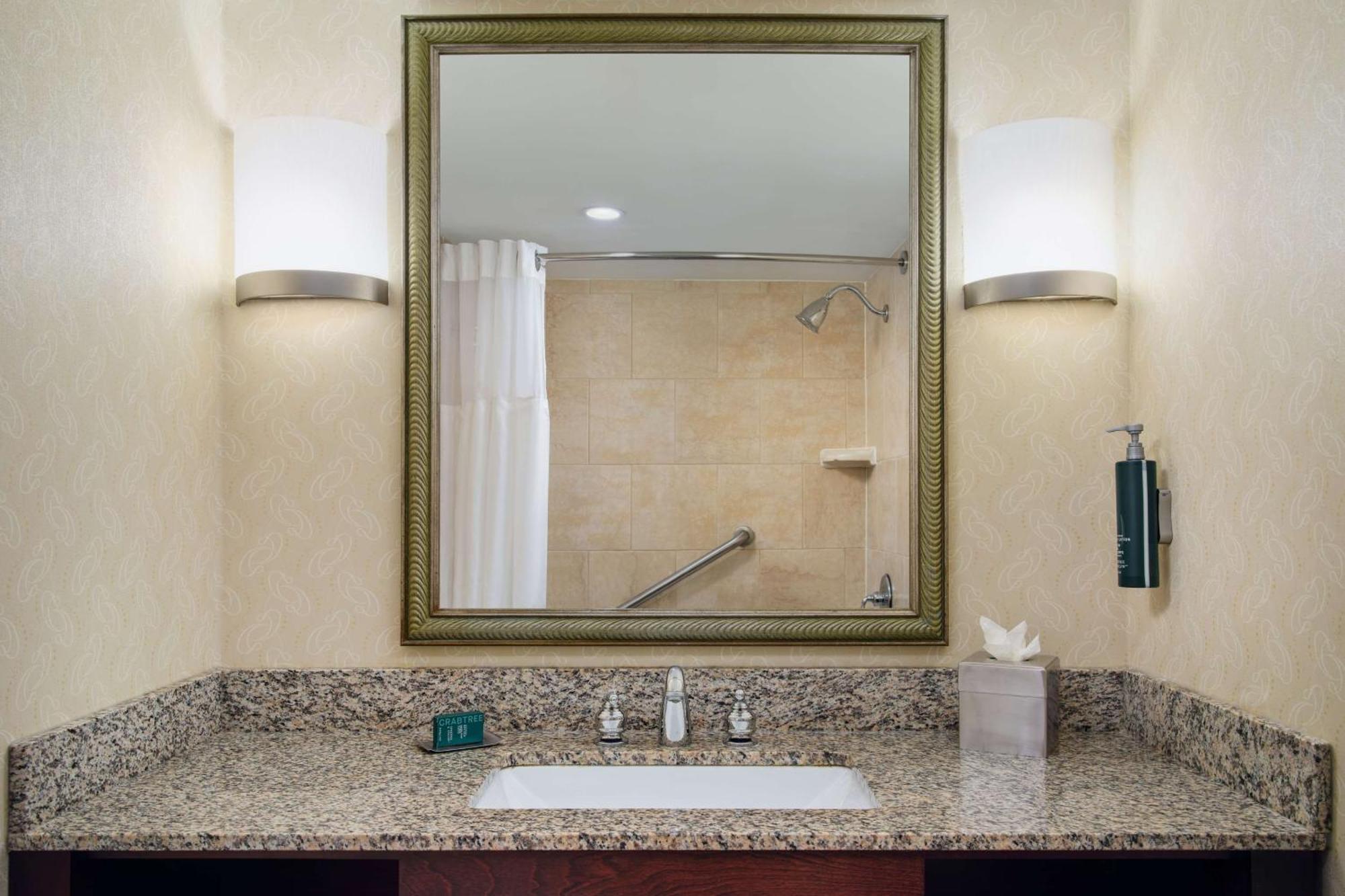 Doubletree By Hilton Rocky Mount Hotel Eksteriør billede