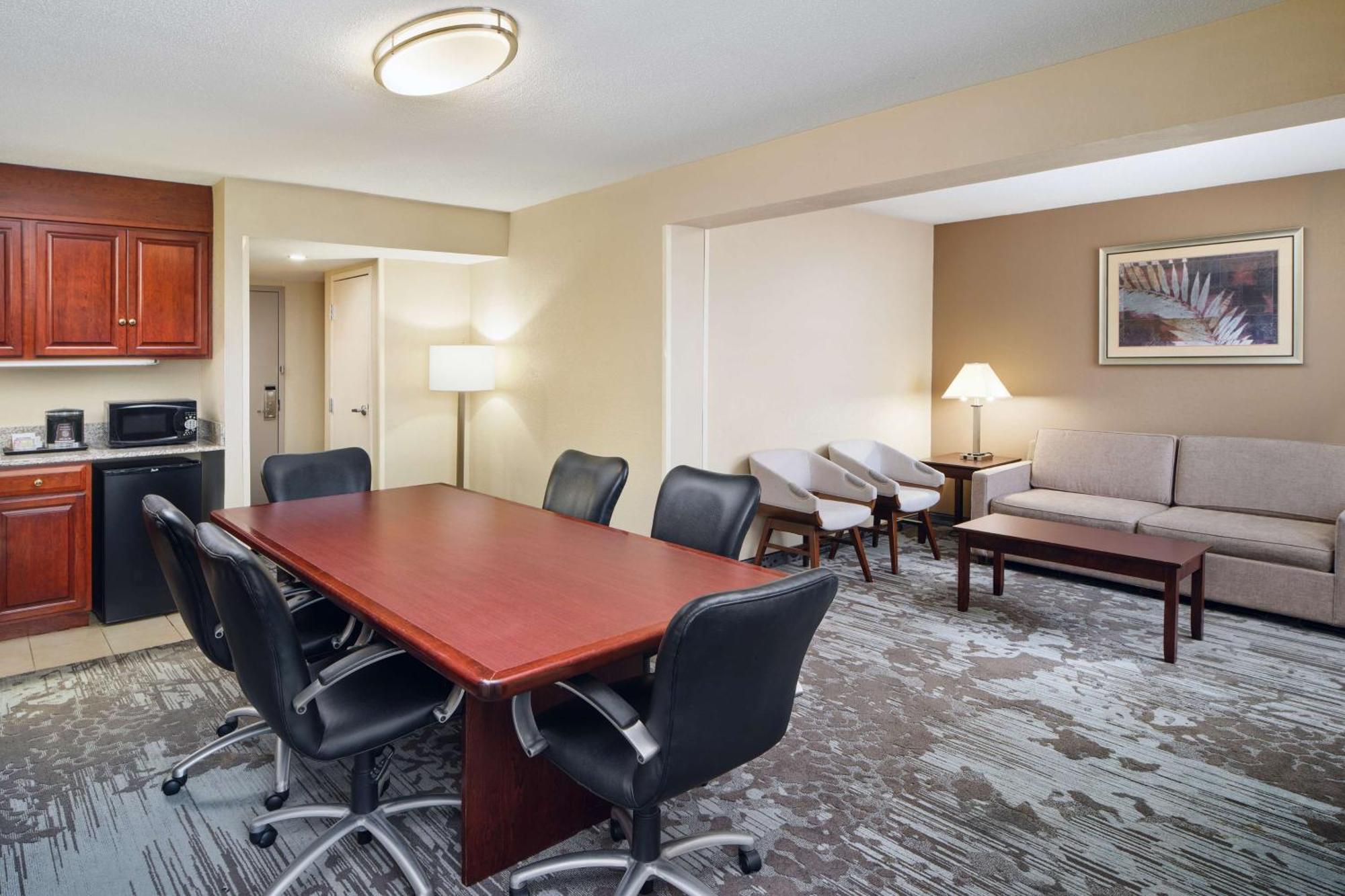 Doubletree By Hilton Rocky Mount Hotel Eksteriør billede